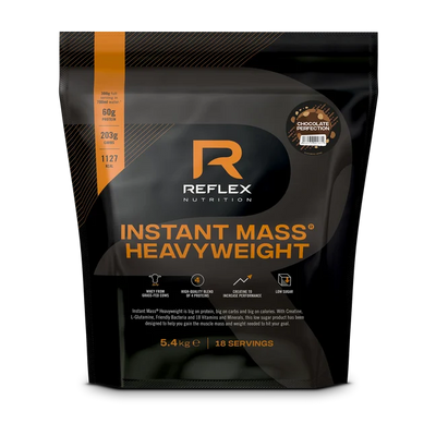 Reflex Nutrition Instant Mass Heavyweight 5.4kg protein shake, chocolate flavor, in a black and orange bag with 18 servings; front displays nutrition facts, available at Fisa Health.